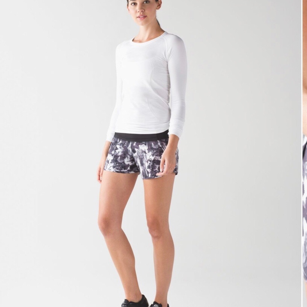 Lululemon Run Times Short
Mini Obscurred Black Dusty Mauve / Black Size 6
